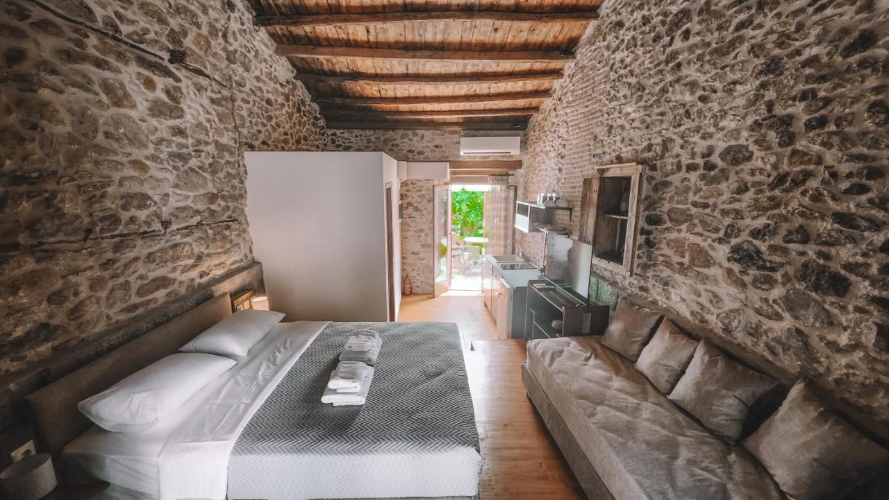 The Cellar Studios - By Avelink Spata  Luaran gambar